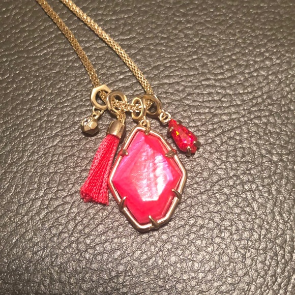New Kendra Scott gold necklace w/coral magnesite - Picture 2 of 4